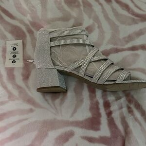 Kim Rodger’s “Ultra Comfort” silver dress sandal